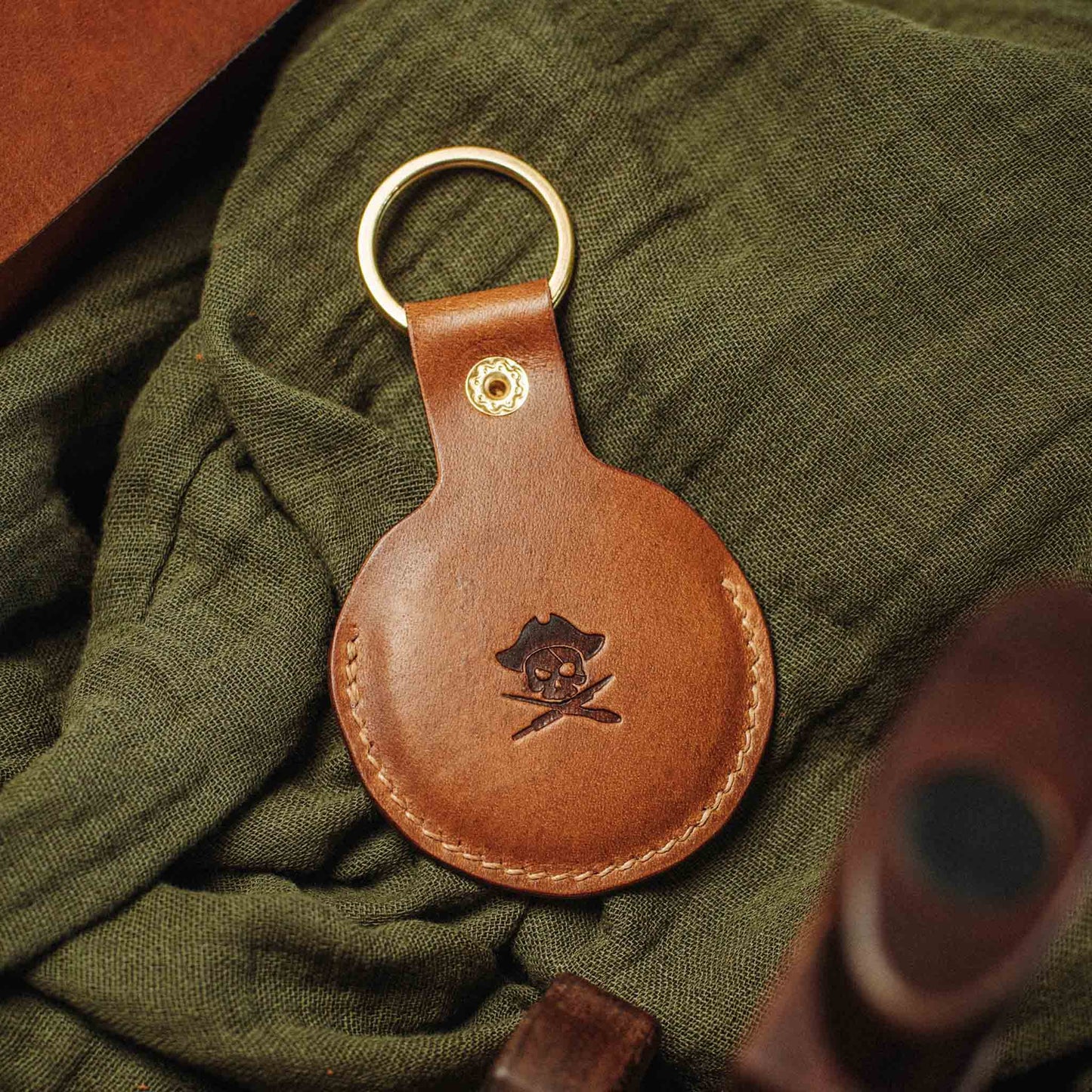 Pirate Goods Peso Pocket v5 Keychain Coin Holder – Leather Challenge Coin Case for EDC Pirate Goods