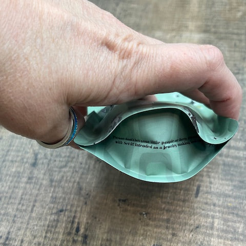 Set-it! Moldable Thermoplastic Work Holder for Engraving and Stone Setting